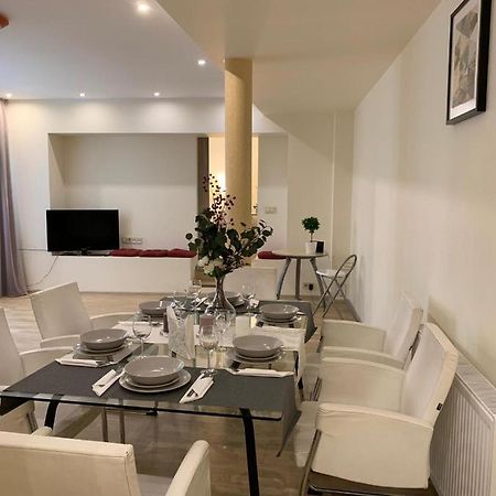 Old Town Apartment With Private Elevator Riga Luaran gambar