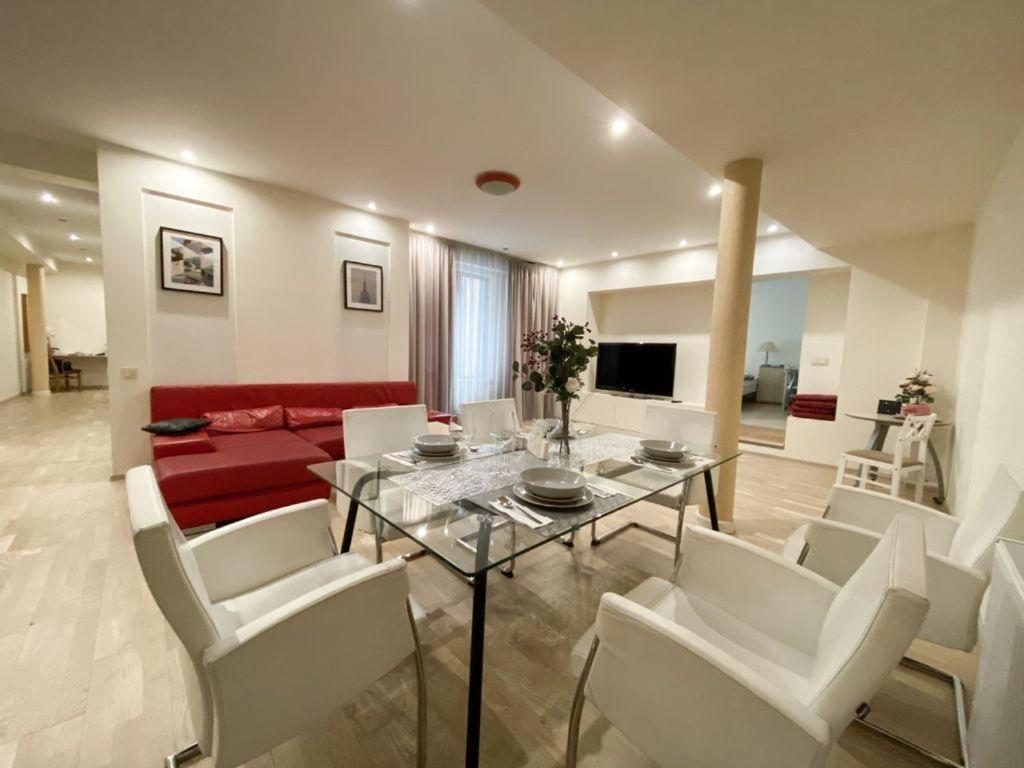 Old Town Apartment With Private Elevator Riga Luaran gambar